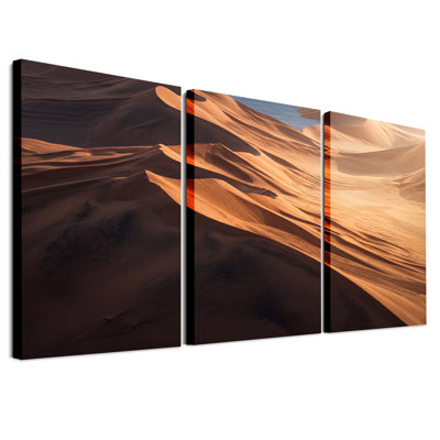 Dunes de sable ondoyantes sous une lumière dorée, ensemble de 3 toiles murales