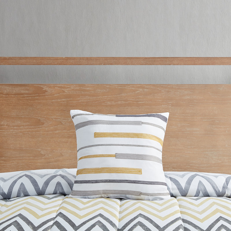 Polyester Percale Chevron / Zig Zag Comforter, Queen Comforter + 7 Additional Pieces