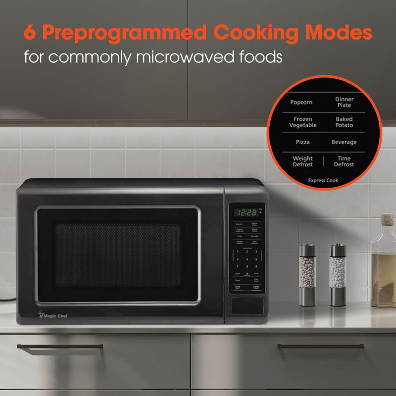 Magic Chef Black 0.7 Cu Ft 700 Watt Countertop Microwave Oven