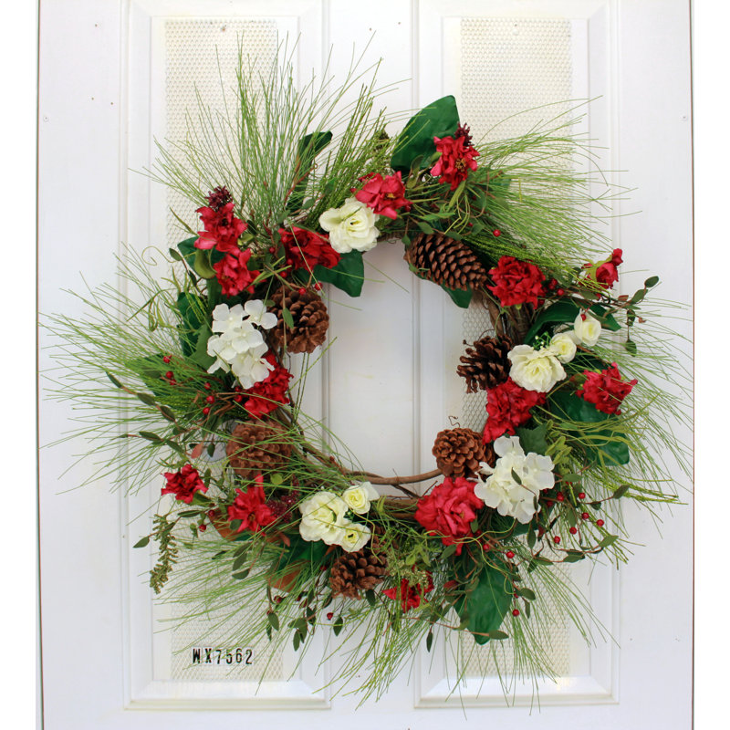 Couronne de fleurs de 22 po winter mixed
