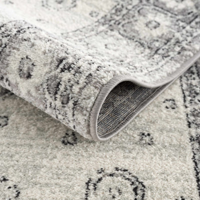 Gershon Oriental Indoor Rug