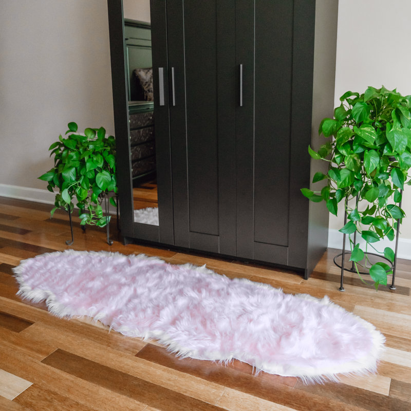 Tapis rose en fausse fourrure à poils longs lavable, Nouveauté 2 pi x 6 pi