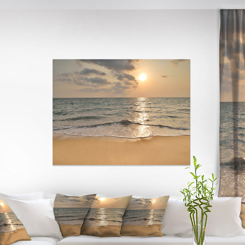 «Dark Tropical Sand Beach at Sunset», photographie, H 8 po x l 12 po x P 1 po, Toile tendue