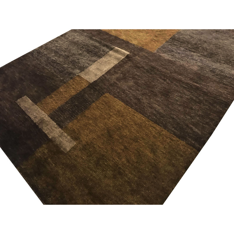 Himalayan Wool Geometric Area Rug in Brown