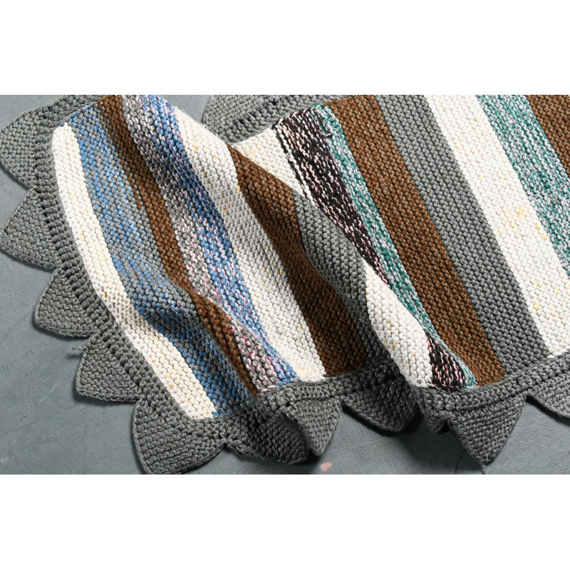 Tapis turc authentique fabriqué à la main avec un motif rayé élégant pour un style de décoration chic