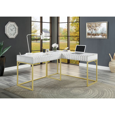 Bureau d'ordinateur Transitional