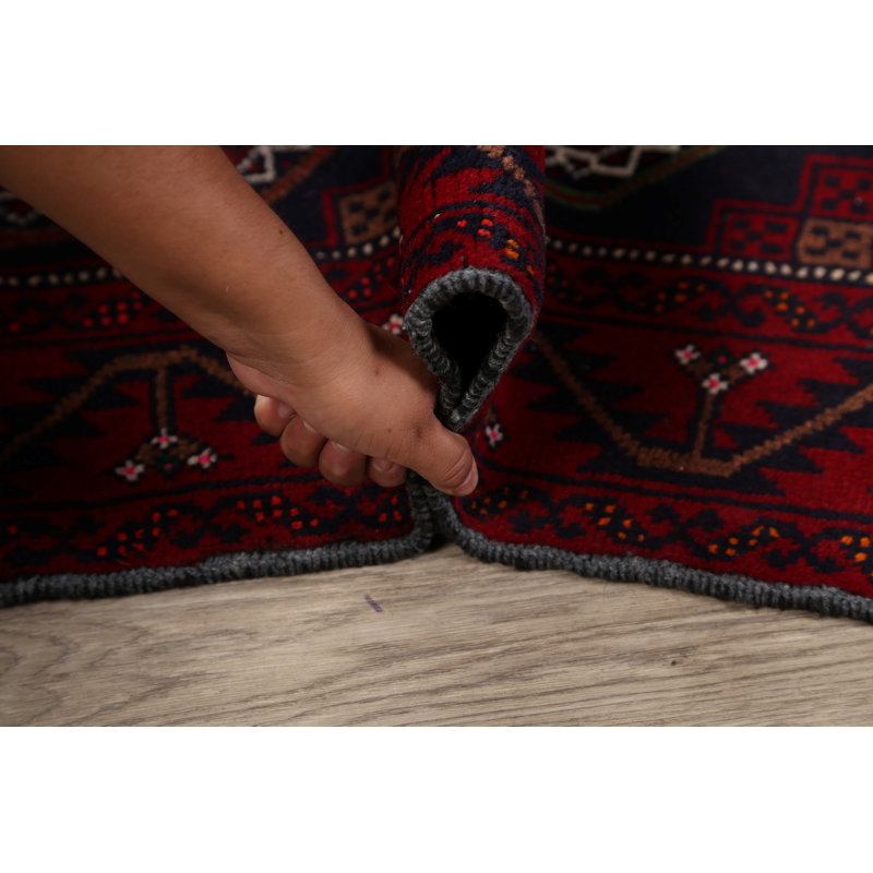 Tapis décoratif en laine rouge foncé de conception unique 2 pi 11 po x 6 pi noué à la main Balouch
