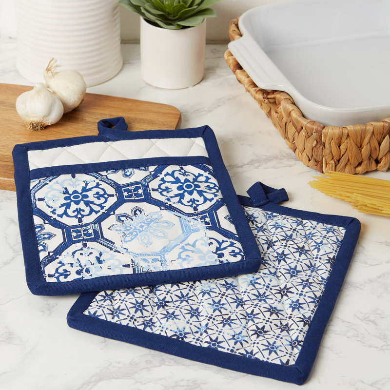 Design Imports Lisbon Damask Cotton Potholder Set