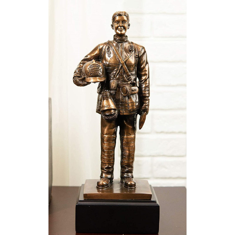 Héros de la fonction publique Ebros, pompier portant un casque et une hache sur une statue de la base du trophée en bronze, finition galvanisée, pompier, sculpture commémorative 911, urgence
