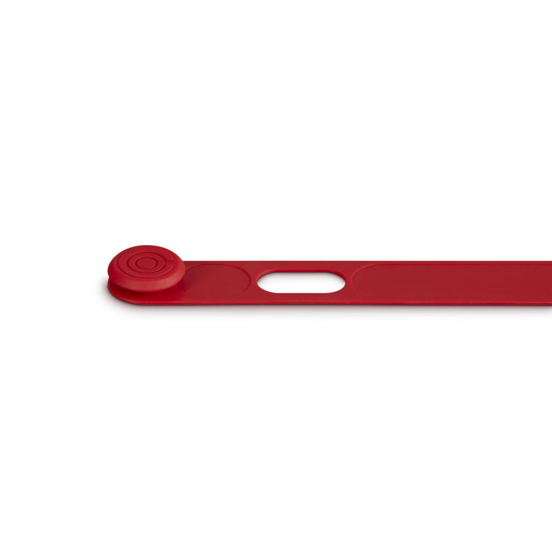 Le Creuset Silicone Travel Latch, Oyster, Red