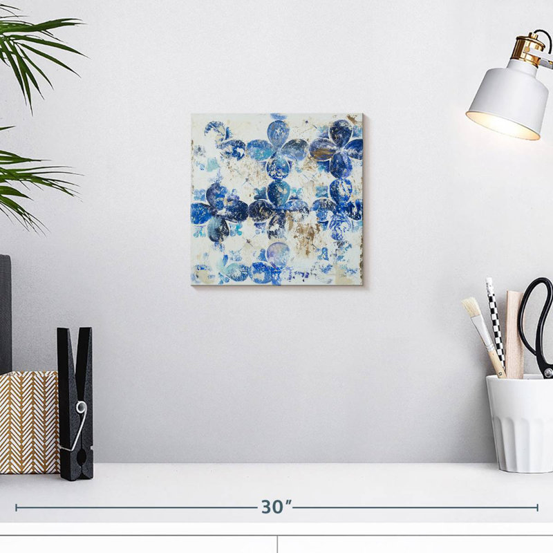 Avery Blue Quatrefoil II, 10'' H x 10'' W