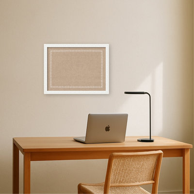 Tableau magnétique encadré en tissu avec bordure festonnée en lin blanc