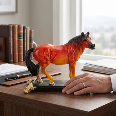 Statue de cheval en résine finition lisse pour décoration de bureau