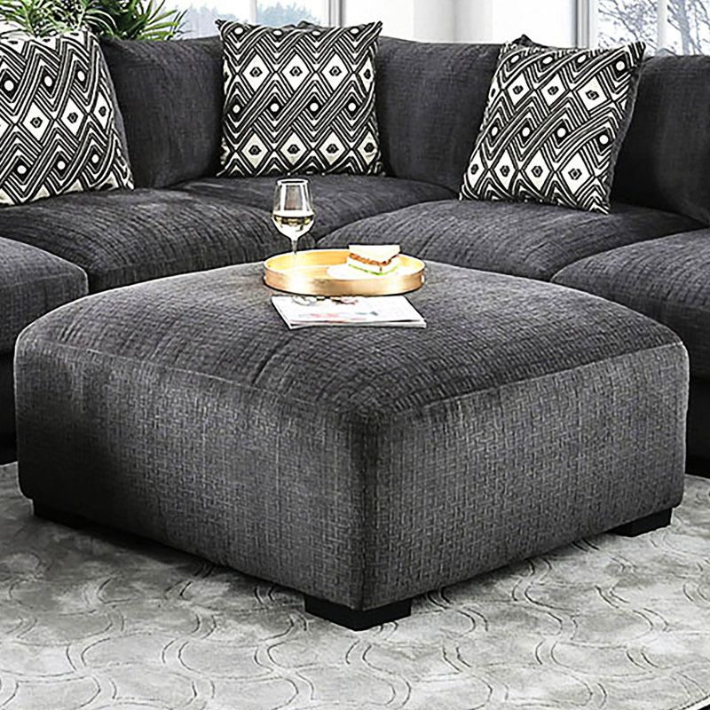 Revêtement carré contemporain gris avec dessus en mousse viscoélastique et pieds fuselés, conception modulaire, L 43 po x l 21 po H, construction en chenille de bois massif avec mousse,