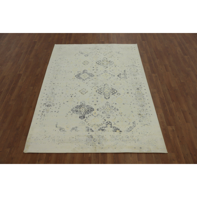 Vintage-Inspired Agra Distressed Look Rug 5x7