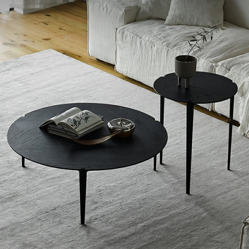 Table basse noire en bois rétro