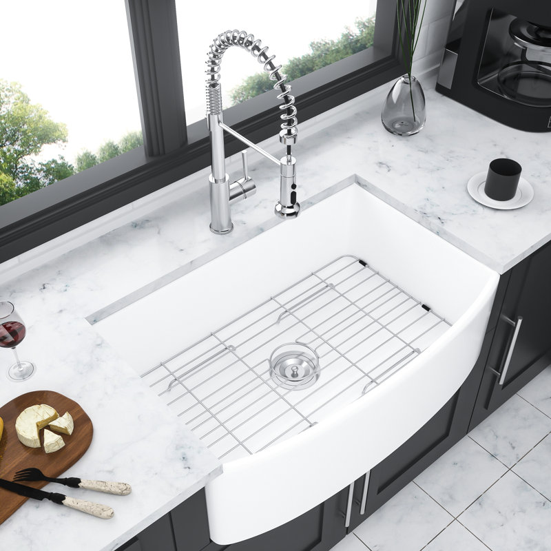Lavabo à tablier avant en céramique blanche 30 po