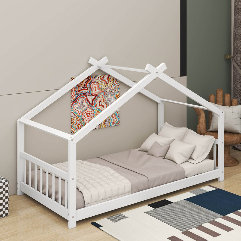 Lit simple en bois, Blanc