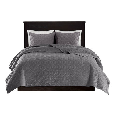 Gayle 3-Piece Casual Geometric Velvet Quilt Set