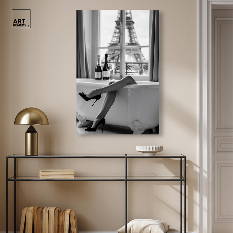 «Bath Tub Sit Back Glam» par Art Remedy, H 36 po x l 24 po, Toile tendue, Toile tendue