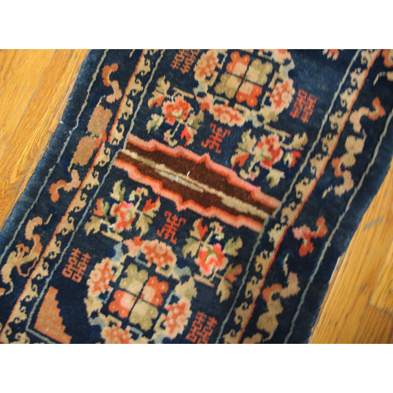 Hand Knotted Wool Area Rug in Blue