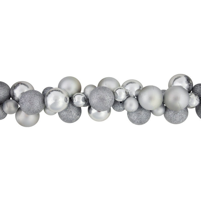 Guirlande de Noël 6 pi avec 3 boules incassables, Argent
