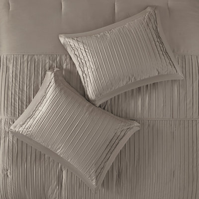 Dolly Modern 7-Piece Comforter Set