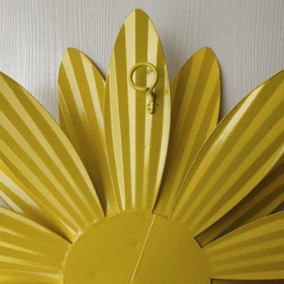 Wrought Iron Three-dimensional Flowers Wall Decor Small Daisies Blossoming Floral Artwork Wall Hanging Ornament Decoration,yellow