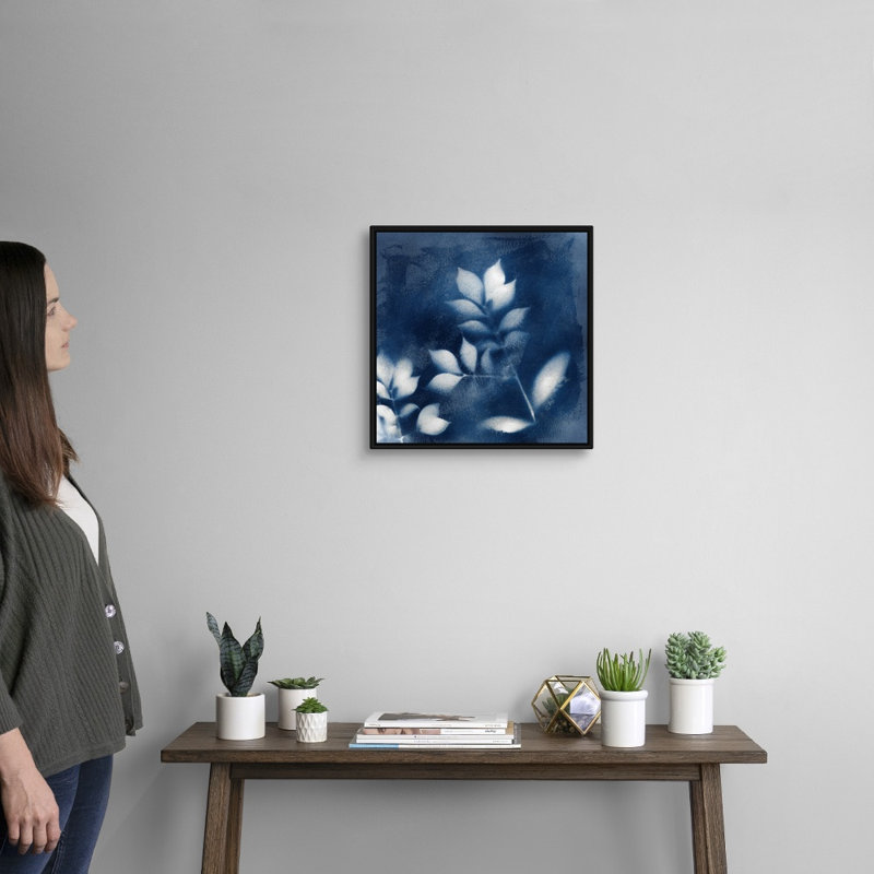 Nature's Indigo III - reproduction d'art sur toile, H 17,7 po x l 17,7 po x P 1,75 po, Cadre flottant noir