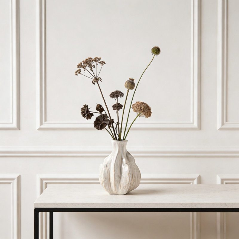 Vase décoratif en céramique blanche, joli petit vase à fleurs blanches pour la décoration intérieure, vases décoratifs en céramique de style bohème d'inspiration nordique moderne