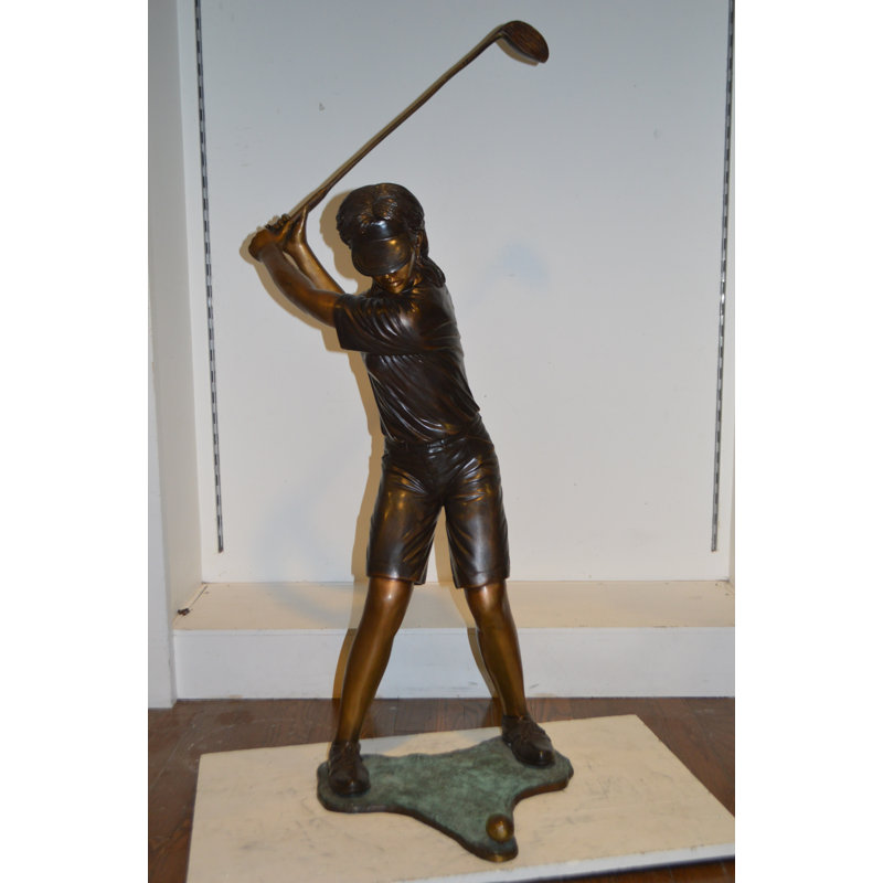 Statue en bronze Messinger Susan Plays - Taille: L 18 po x l 23 po x H 47 po.