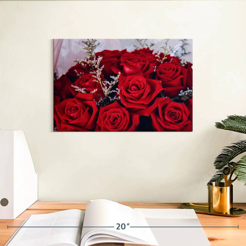 Bouquet de roses rouges Hardie, H 8 po x l 12 po