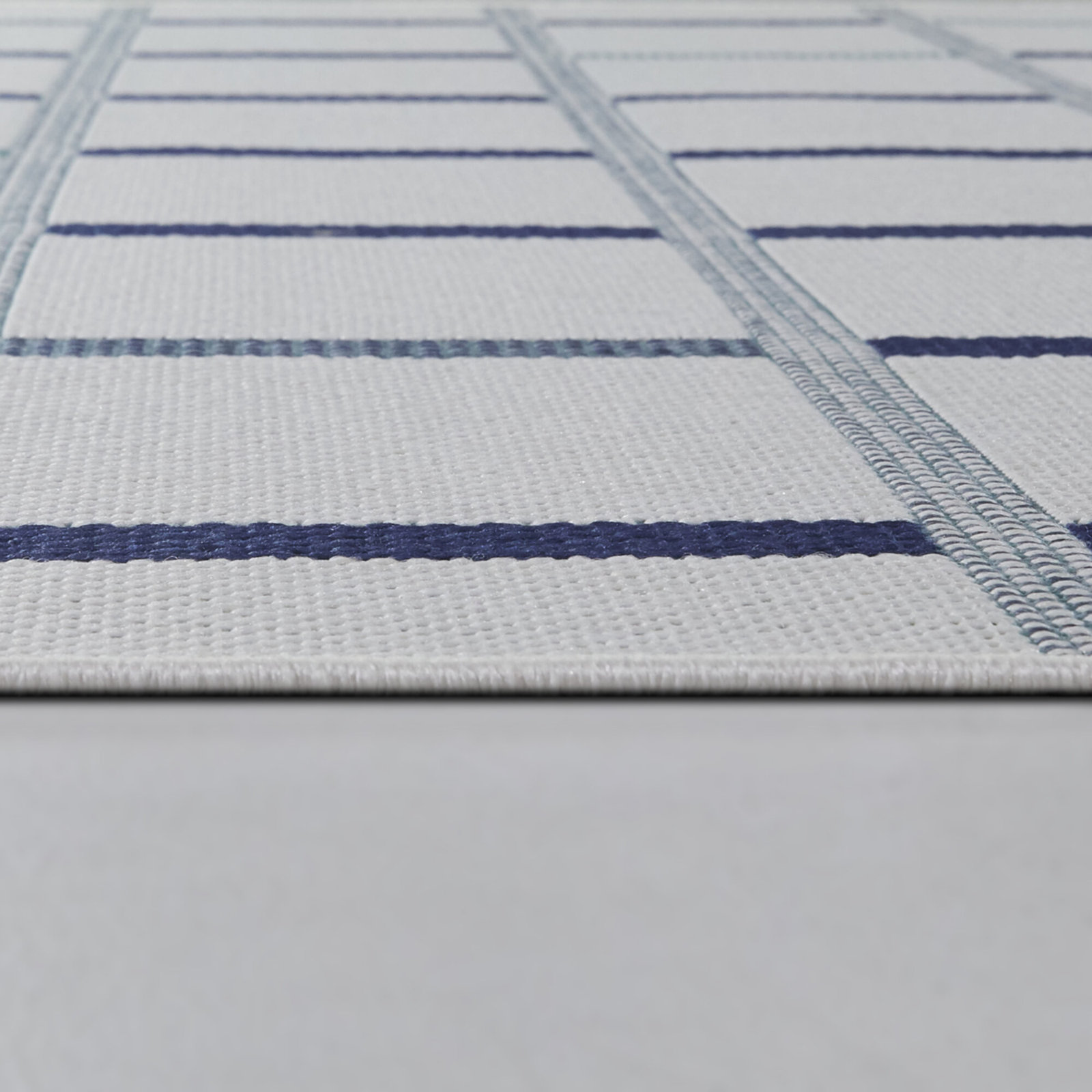 Leyla Gray Indoor/Outdoor Rug, Rectangle 5'3" x 7'