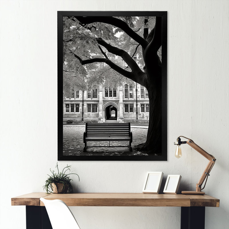 «College University Winter Photo II» sur toile, H 44 po x l 34 po x P 1,5 po, Cadre simple noir