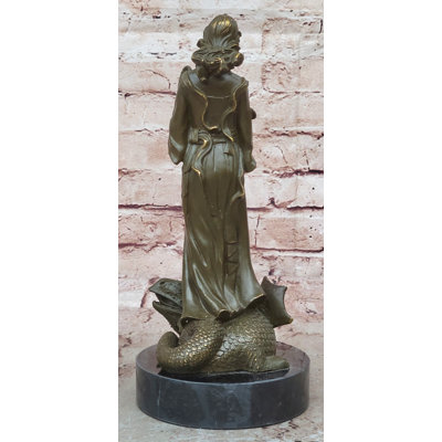 Statue en bronze de Sainte Marguerite d'Antioche - femme chrétienne avec dragon