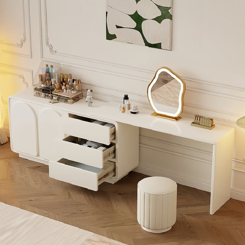 Rousselle, Cream White