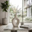 Vase de table ovale moderne en céramique Kato, design ajouré, idéal pour la décoration intérieure - Vase sculptural moderne et haut, parfait comme centre de table pour la salle à manger ou le bureau.-216034529-209521555