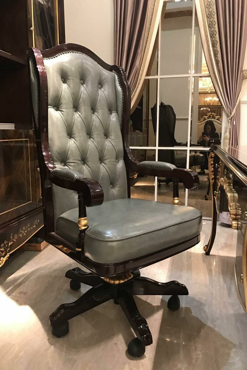 Astoria grand outlet pridemore executive chair