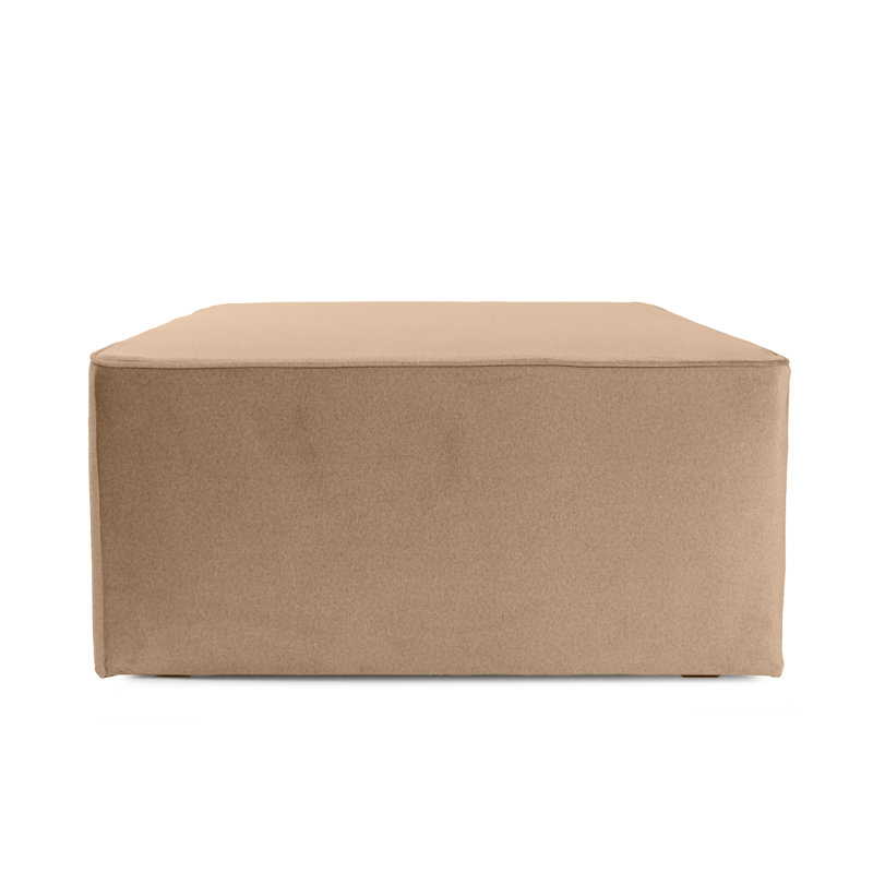 Universal 36 carré carré chameau Qivuit, Chameau