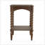Table d'appoint en bois brun vieilli avec pieds en spirale tournés et tablette inférieure, parfaite pour un décor rustique et traditionnel