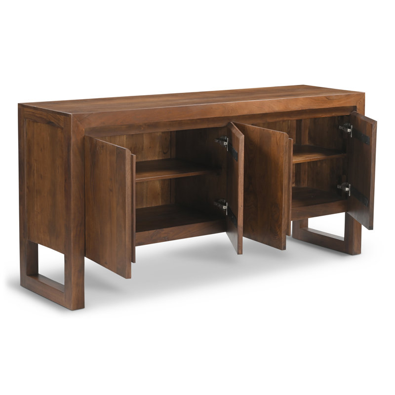 Brooks Buffet, Americano