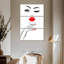 Femme de la Navette aux lèvres rouges-108503709