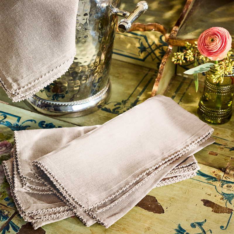 Berry Scallop Napkin, Natural