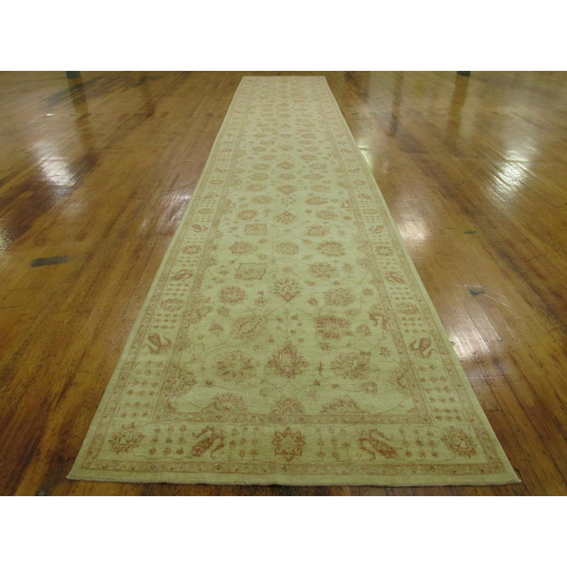 Tapis de la surface en laine de couloir 5 pi 3 po x 29 pi 1 po one-of-kind noué la crème Huntingdon