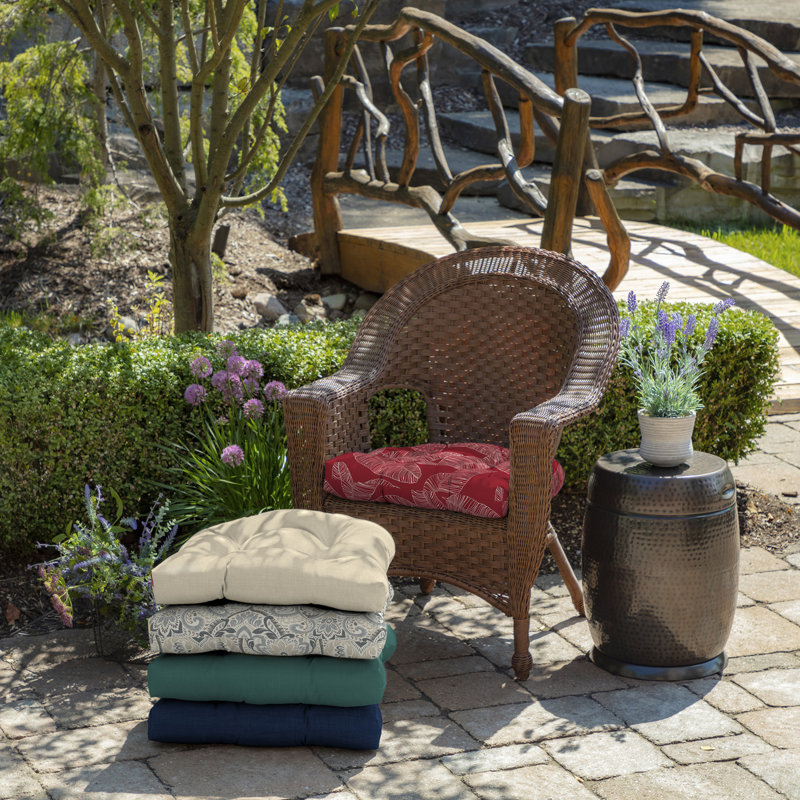 ARDEN Outdoor Lounge Chair 6" Cushion, Red/White