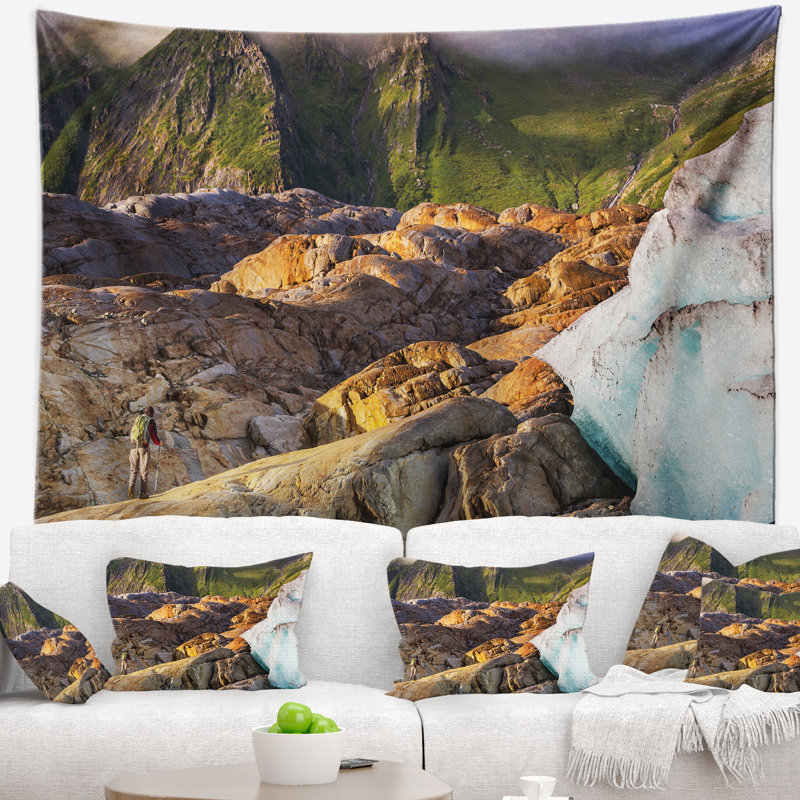Tapisserie de paysage dans les montagnes de la Norvège, H 32 po x l 39 po