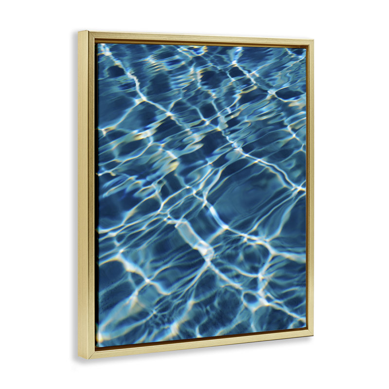 «Summer Pool Ripples», art mural encadré par Justine Milton, Cadre flottant métallique doré, H 21 po x l 17 po
