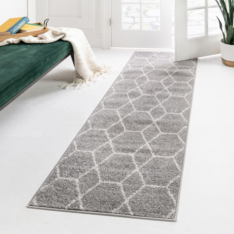 Tapis géométrique Debrodie, Tapis de couloir 2 pi x 9 pi, Gris clair