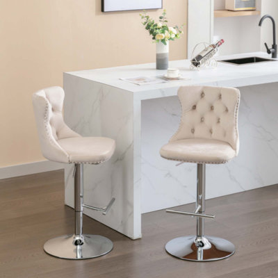 Ensemble de 2 tabourets de bar pivotants en velours, hauteur réglable de 25 à 33 pouces, siège rembourré avec dossier capitonné et base chromée - Beige