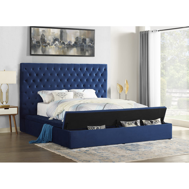 Luxurious King Velvet Tufted Upholstered Platform Bed with Storage